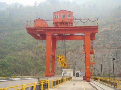 壩頂門(mén)式起重機(jī)